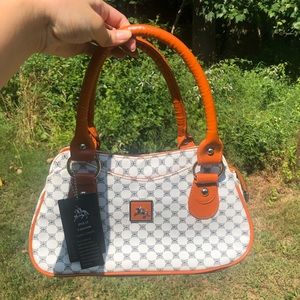 Polo Fashion’s Leather Collection Purse